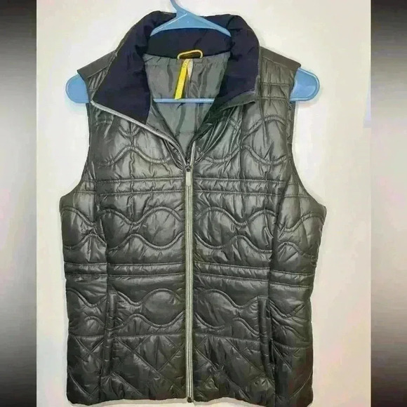 Lolë women’s puffer vest size medium 8/10 - Picture 1 of 3